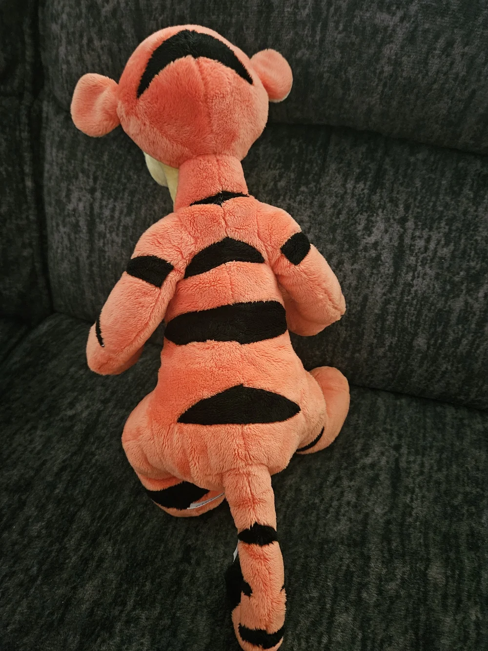 Disney Store Original TIGGER Plush 18inch Authentic Disney Store